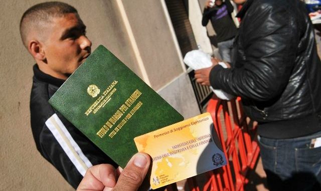 Immigrazione. Le “pene” degli stranieri nel rilascio/rinnovo dei permessi di soggiorno