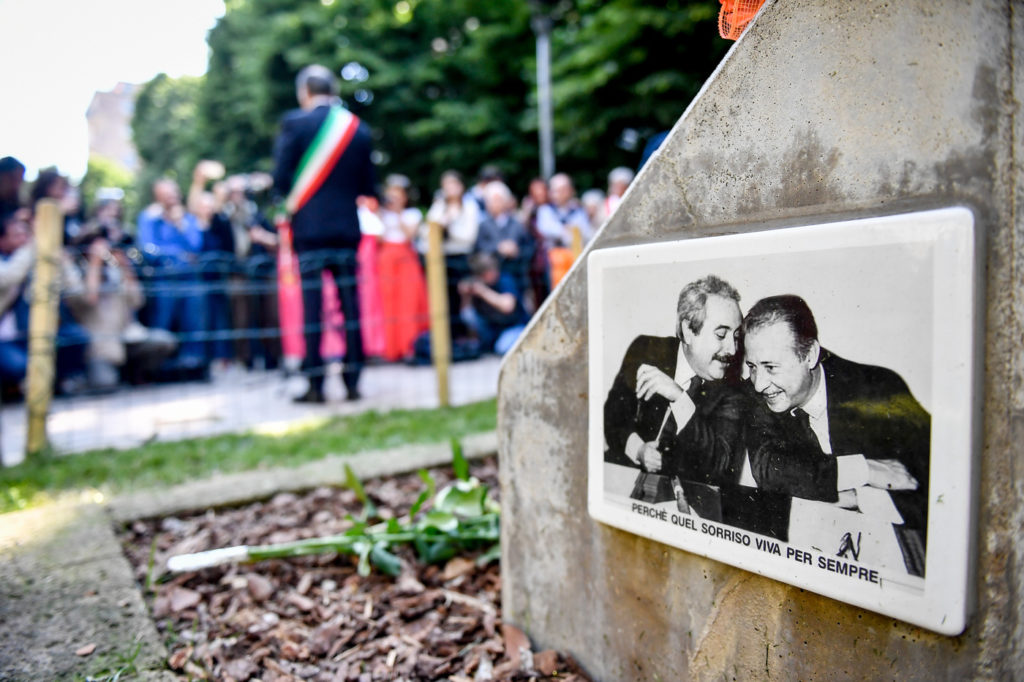 Ricordare Borsellino. Le “formiche” sfilano con Beppe Sala (per far tacere le “cicale”)