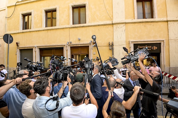 Tutela dei giornalisti, i nuovi impegni della Commissione UE