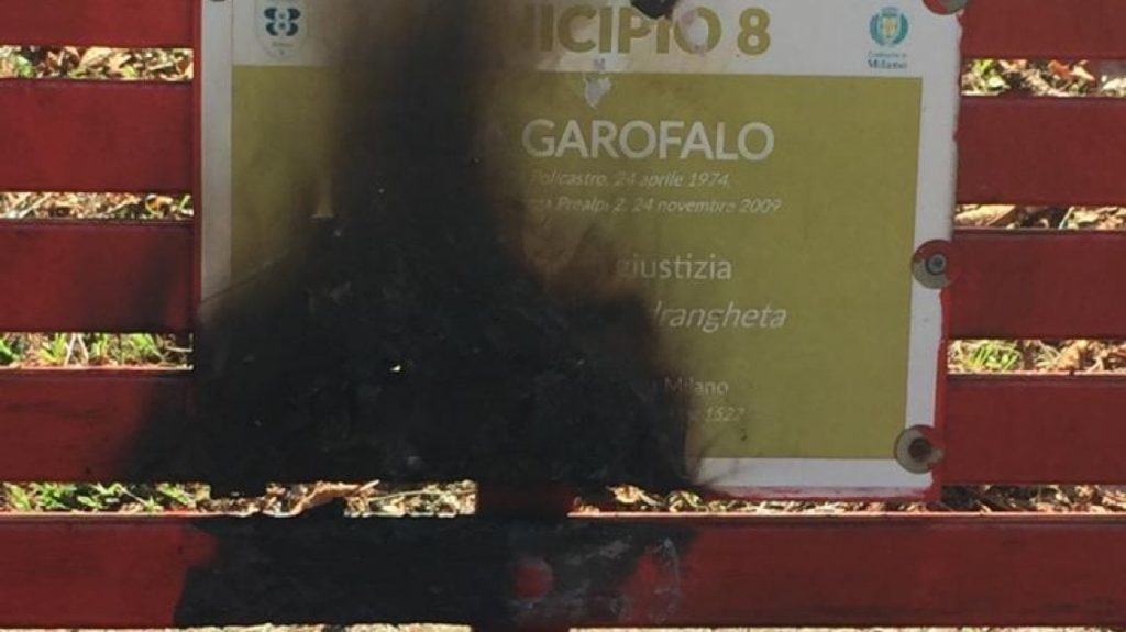 Lea la donna che spaventa la ’ndrangheta (pure da morta): in fiamme la targa a Milano