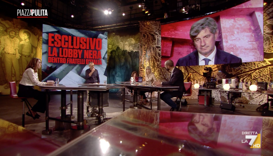 Arrembaggio estremo. A destra