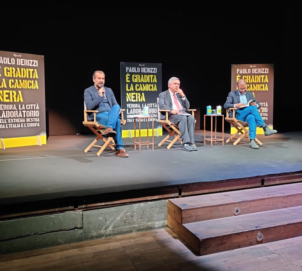 Nuove date per la presentazione di “È gradita la camicia nera”