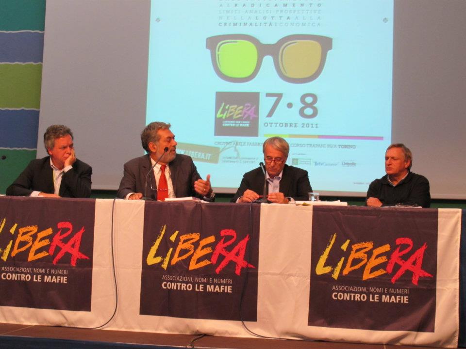 Il mondo dei clan e la mafiosizzazione della società: senza regole saremo travolti