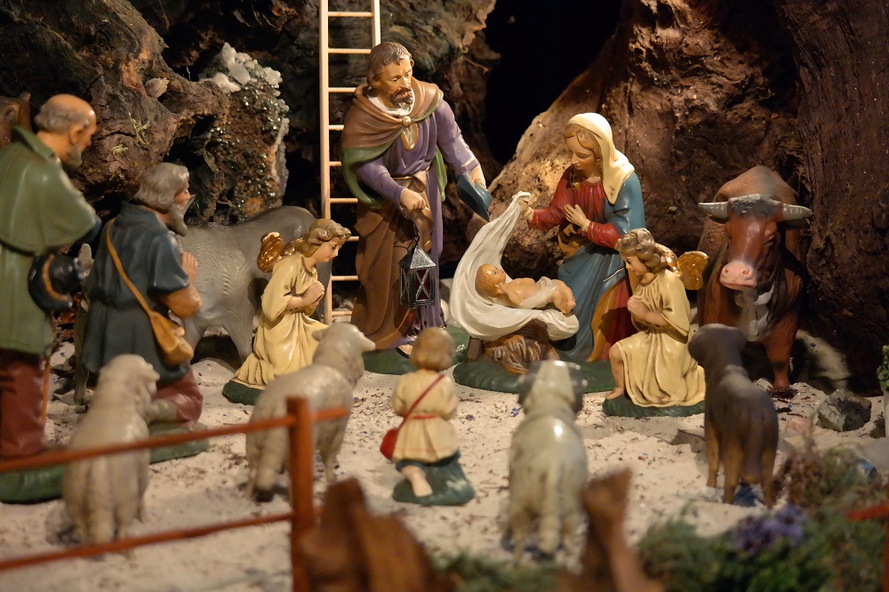 Tu scendi dalle stelle…. Il presepe simbolo della scelta di Dio di abitare con noi