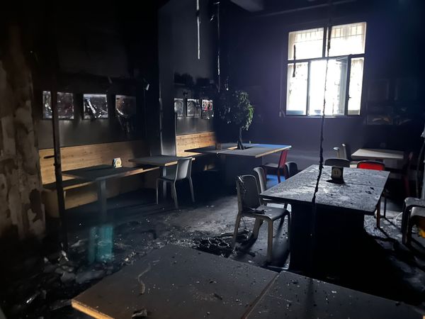 Palermo, incendio al Ristorante Moltivolti