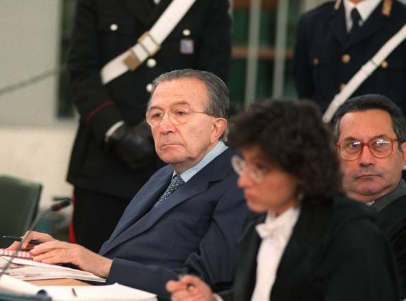 Mafiopoli fu la gemella diversa di Tangentopoli