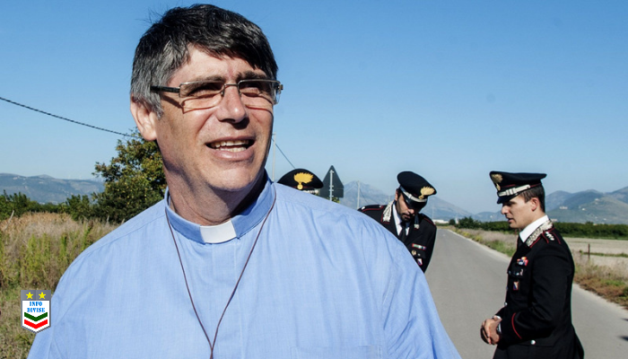 Don Patriciello: alle armi della camorra oppongo la corona del Rosario