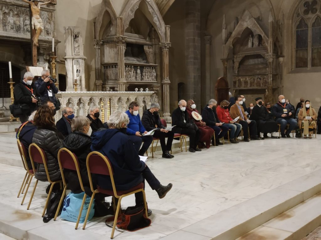 Arcivescovo di Napoli ai familiari delle vittime: “Le mafie non avranno il potere di farvi tacere”
