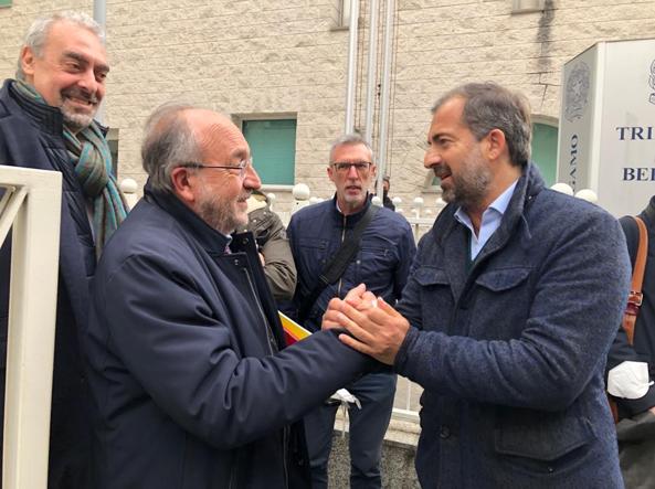 Parte con un rinvio il processo per le minacce a Berizzi. “Qui per difendere a libertà di stampa”