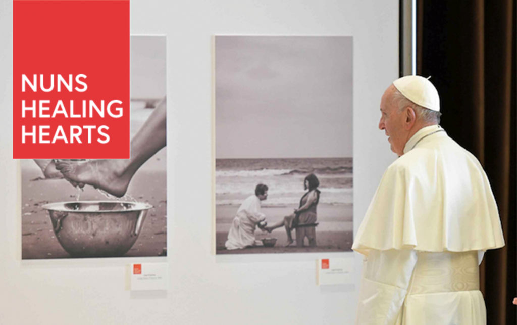 La rete anti-tratta Talitha Kum apre le porte della mostra fotografica “Nuns Healing Hearts”