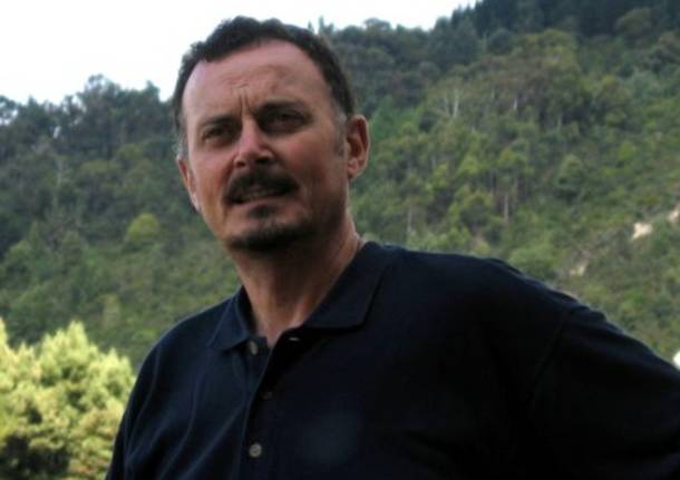 Le vignette di Mauro Biani per Enzo Baldoni, ucciso in Iraq 18 anni fa