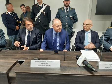 ‘Ndrangheta: operazione in provincia di Cosenza, 200 arresti