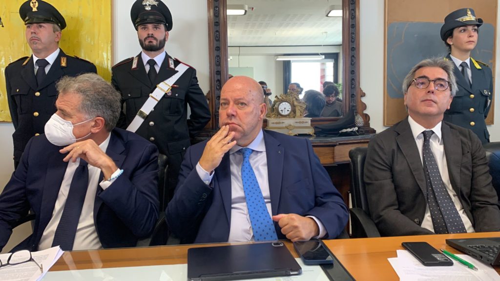 Voto di scambio politico-mafioso, custodia cautelare per 19 tra Bari, Palermo e Taranto