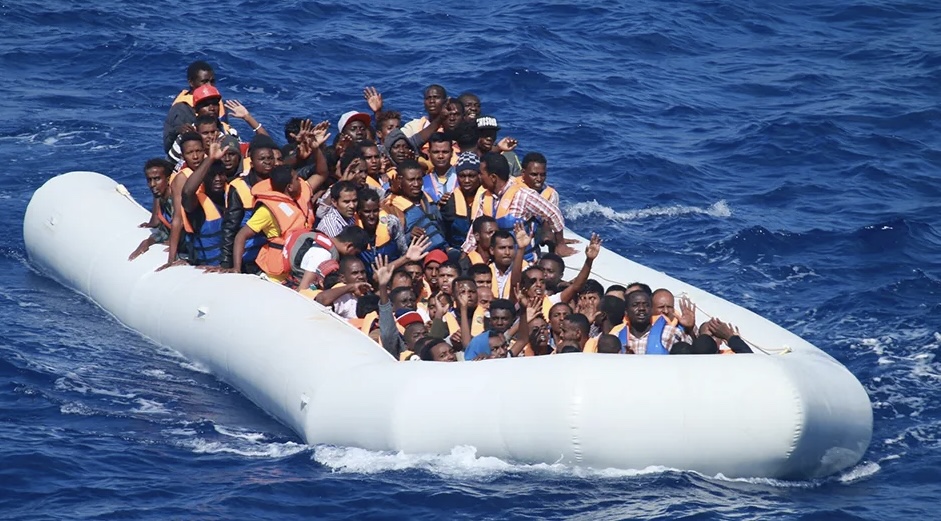 Il traffico di migranti e le tante norme che da decenni lo bandiscono
