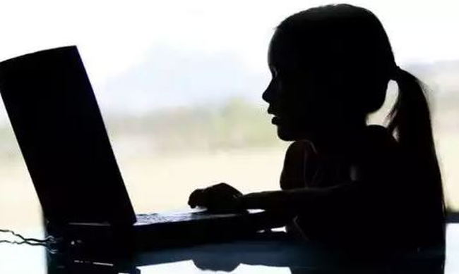 La pericolosa seduzione di internet sui giovani