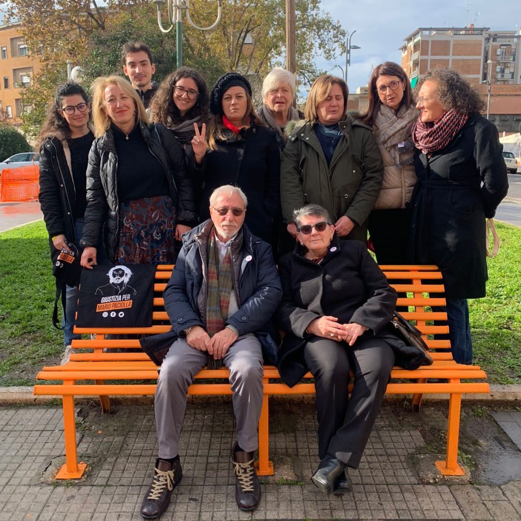 “Una verità civica per Mario”, a Latina inaugurata la panchina arancione di Paciolla