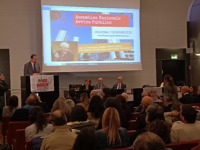 Bologna, assemblea nazionale di Avviso Pubblico. Il Cardinale Zuppi: “Siete i fili che tengono unito il paese”