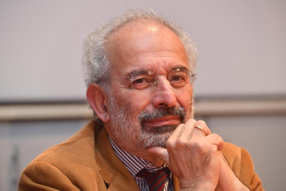 Quella a Gad Lerner è una querela bavaglio. Non lasciamolo solo: Articolo 21 non lo farà