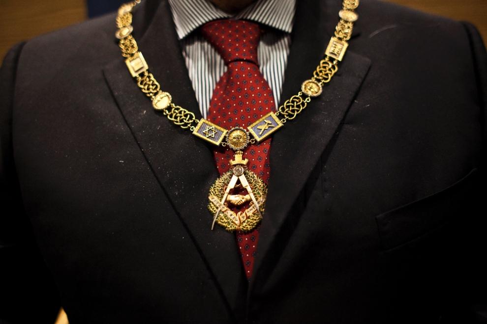 Recensione di Giovanni Salvi a “​Padri e Padrini delle Logge invisibili” di Piera Amendola