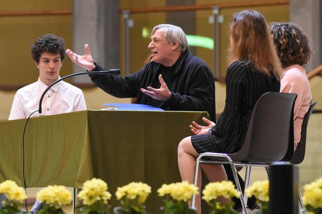 “La mafia teme più la scuola che la giustizia”, incontro tra dirigenti scolastici e Don Luigi Ciotti
