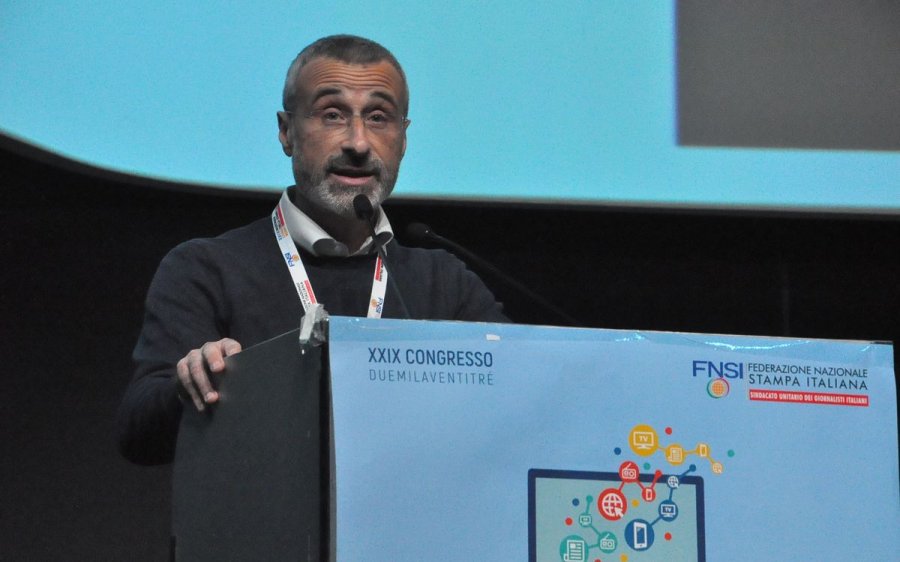 Cronisti italiani bloccati in Ucraina: «Inaccettabile, garantire sicurezza e diritto di lavorare»