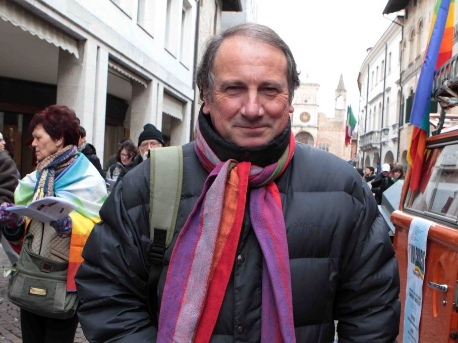 “Che gli specchi si trasformino in finestre”