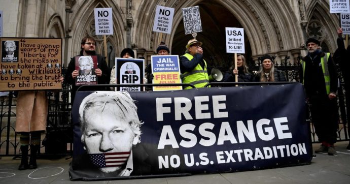 Un’opinione in movimento per Julian Assange
