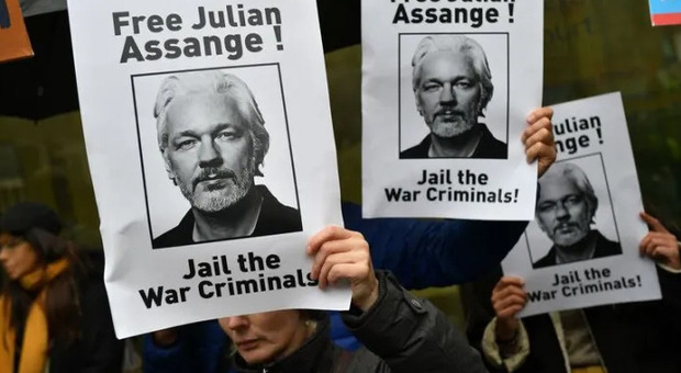 Assange da quattro anni detenuto a Londra in attesa di una sentenza