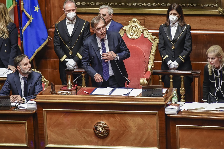 Sgrammaticature o incapacità di condannare il fascismo?