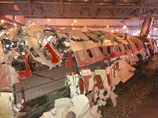 Strage di Ustica. Il governo fa propria “politicamente” una ricostruzione depistante