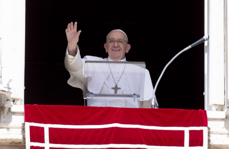 57ª Giornata delle Comunicazioni sociali, Papa Francesco ringrazia i giornalisti. «Servite verità e bene comune»