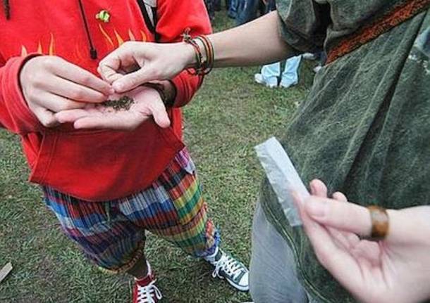 Più minorenni denunciati per spaccio di stupefacenti