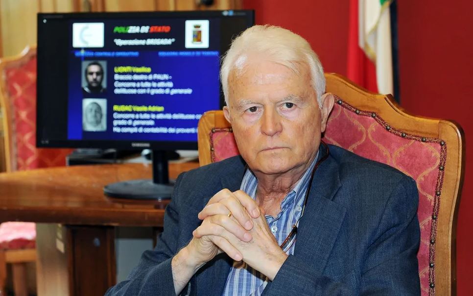 Polizia violenta: intervista esclusiva a Gian Carlo Caselli