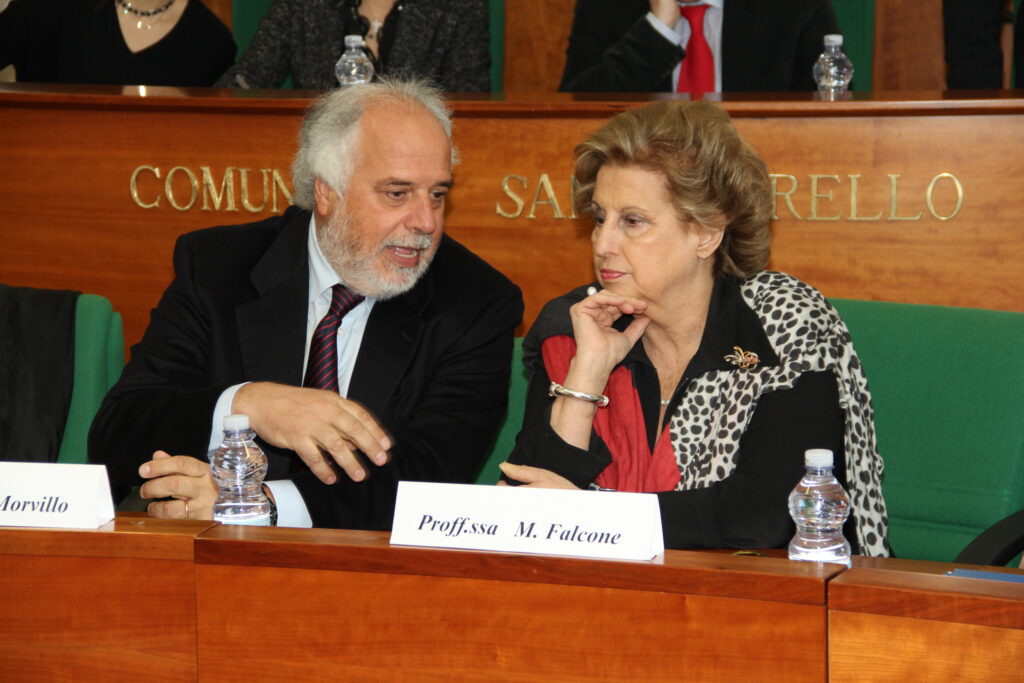 Basta zone grigie e a ombre nelle celebrazioni. Ma Alfredo Morvillo e Maria Falcone superino le tensioni