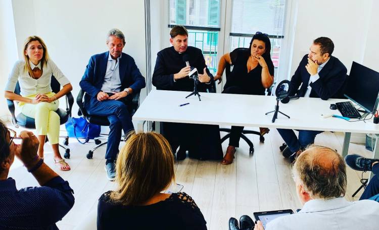 Cronisti minacciati in Campania: «Il territorio si salva anche con la libera informazione»