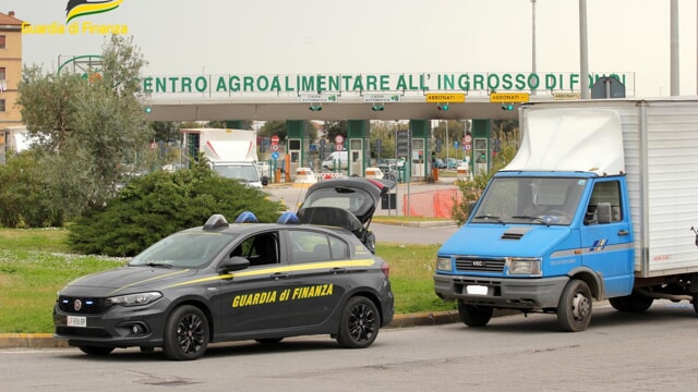 Gigantesco sfruttamento del lavoro nero tra gli operatori del Mof di Fondi (LT)