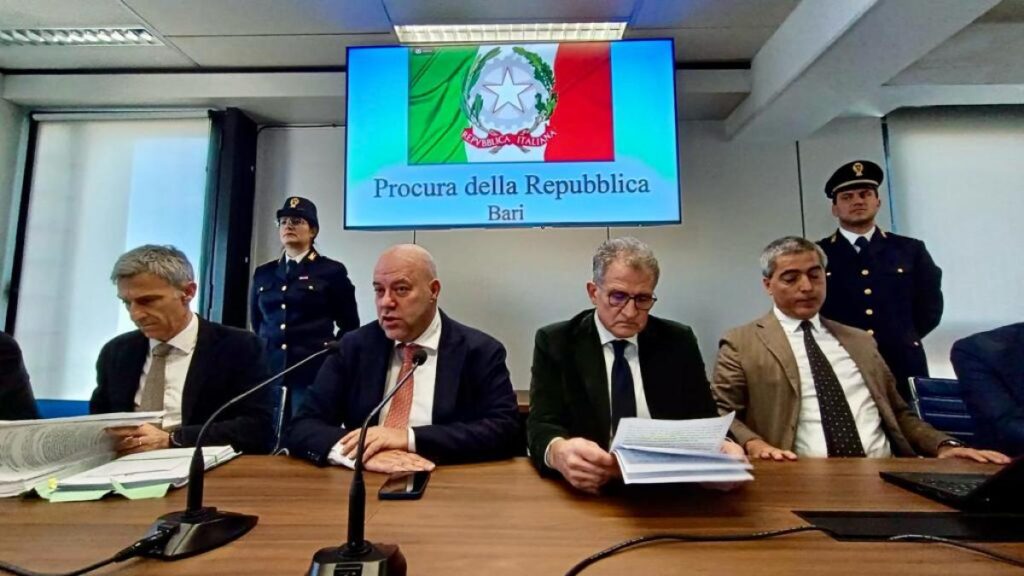 Bari, custodia cautelare in carcere per otto sodali del clan Palermiti