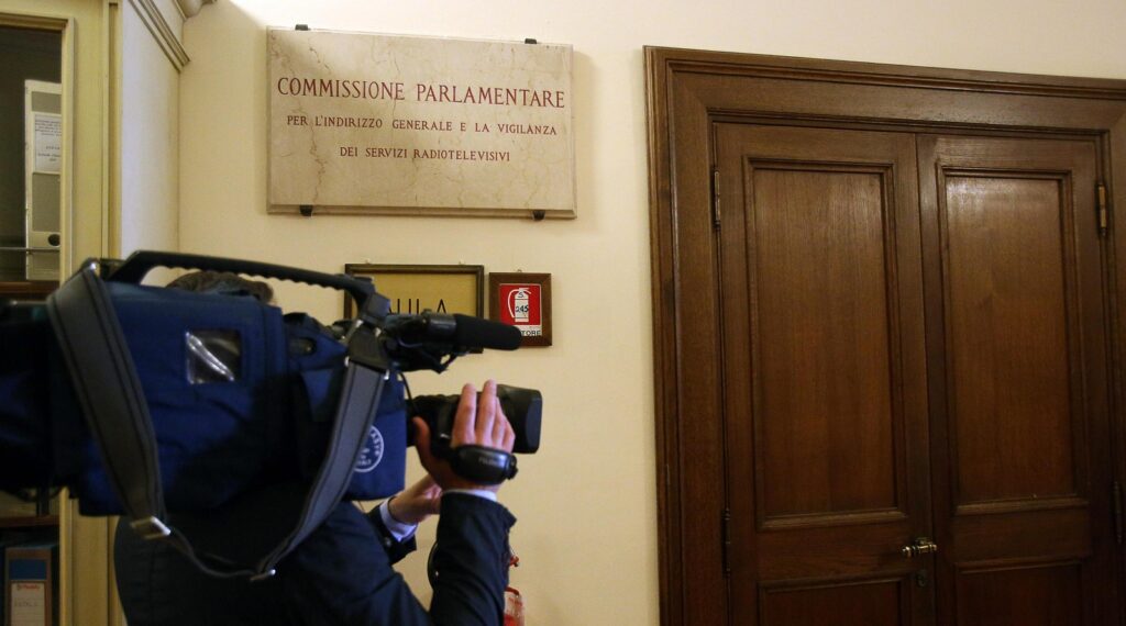 ‘Passeggiata per la libertà di stampa’, al Pantheon con Sigfrido Ranucci e i giornalisti di Report