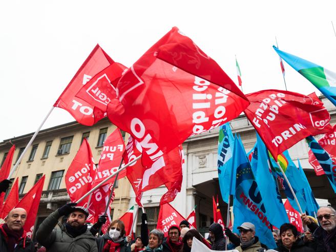 Lo sciopero del 17 novembre tocca nervi scoperti: ennesimo bavaglio dal governo