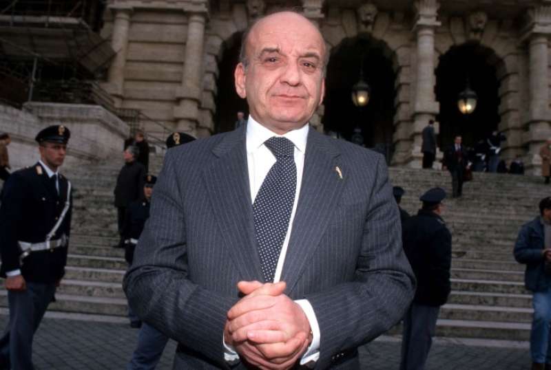 Come si faceva con la mafia prima dei processi: ecco lo spregiudicato La Barbera a Venezia