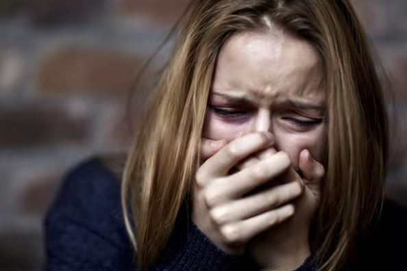 Le parole sono importanti. Dalla psichiatria al greco: il femminicidio non è un “raptus”