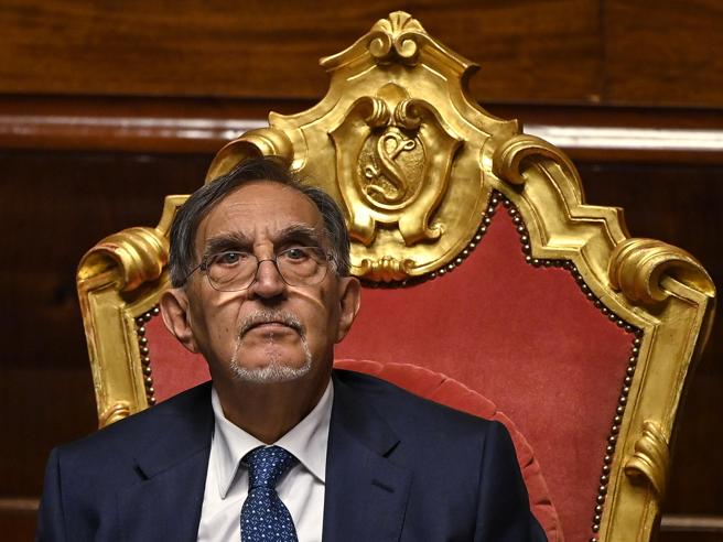 La Costituzione e i busti del duce