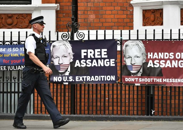 Assange: giornalista di ‘The Nation’ visita nel carcere di Belmarsh il prigioniero