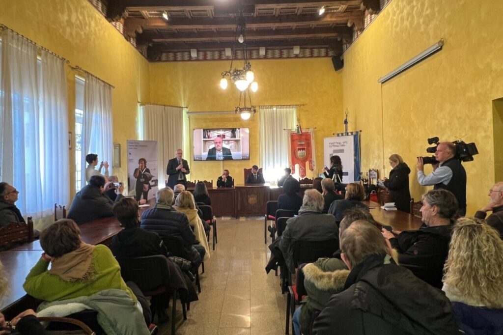 Leali delle Notizie presenta la terza edizione del Premio Leali Young per giovani aspiranti giornalisti in memoria di Cristina Visintini