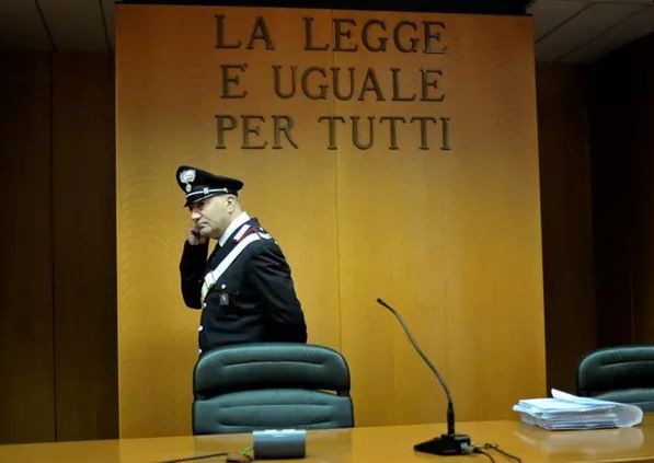 Scontro con le toghe, la burrasca è partita