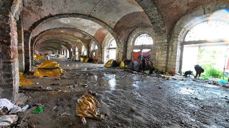 Trieste, ancora centinaia le persone abbandonate al Silos nonostante le poche domande di asilo