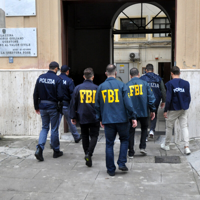 Holding criminali: non basta la repressione, serve l’impegno di tutti