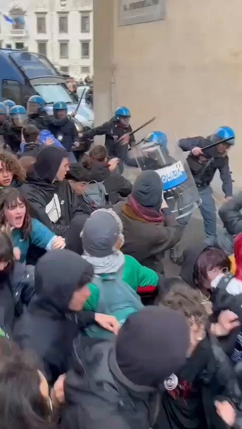 Un eccesso di reazione che fa male alla Polizia