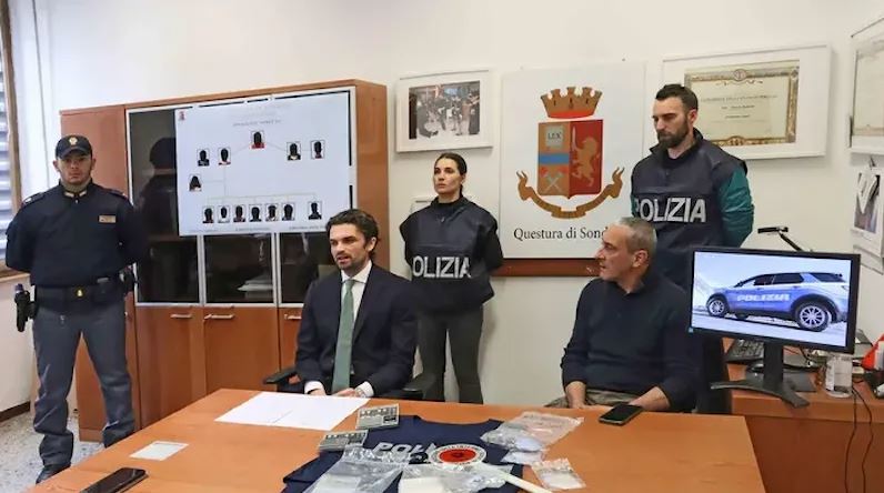 «Gli albanesi spacciano, anche perché gli italiani comprano»