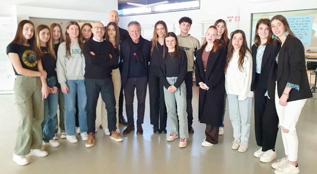 Acrobazie del tempo. Da Sciacca a Bolzano Ritrovarsi 45 anni dopo (dalla stessa parte)